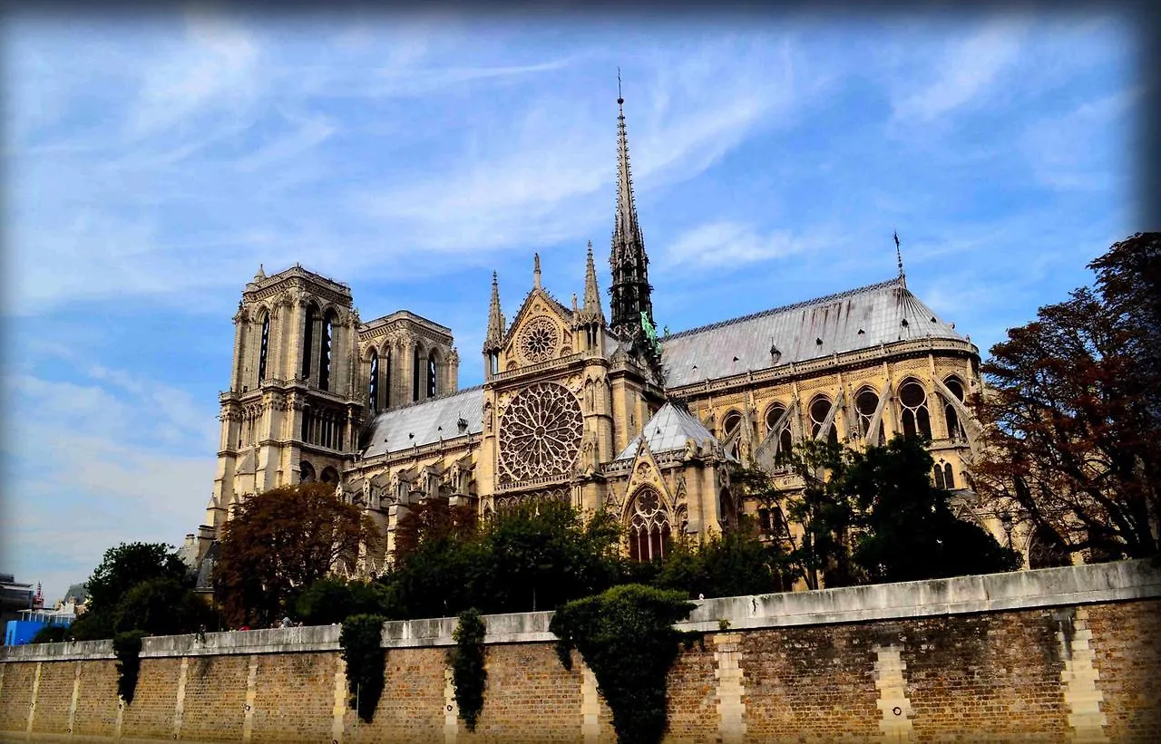 65-French Cancan St Denis Paris 0*,
